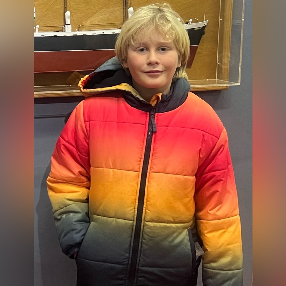 Gradient Kids Puffer Jacket - Red, Orange, Gray, size 14/16